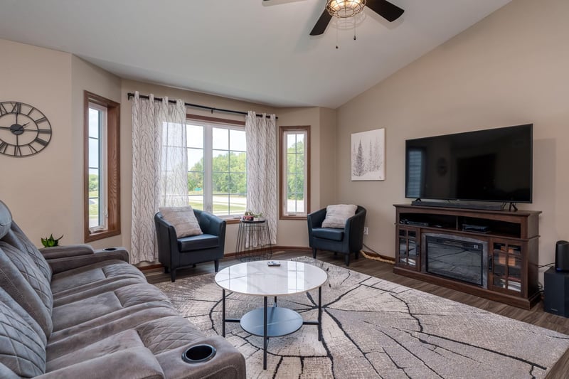 101 Skylark Dr, Mankato, MN 56001