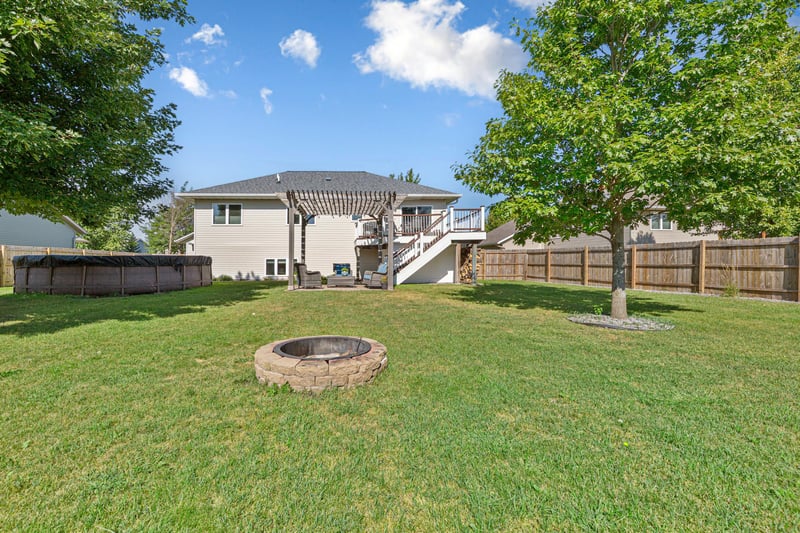 217 Inverness Dr, Mankato, MN 56001
