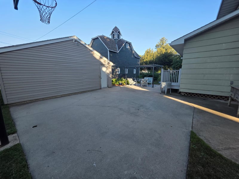 105 4th St W, Canby, MN 56220