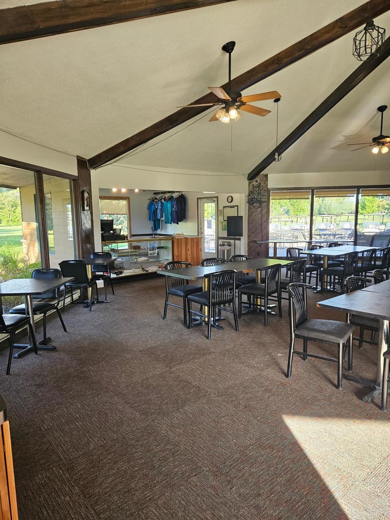 37293 Elm Dr, Warroad, MN 56763