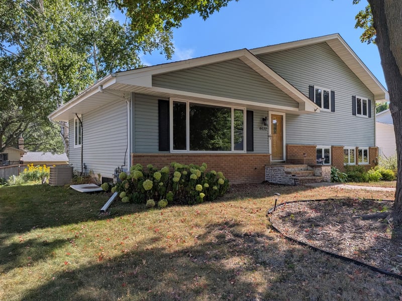 4632 Gettysburg Ave N, New Hope, MN 55428