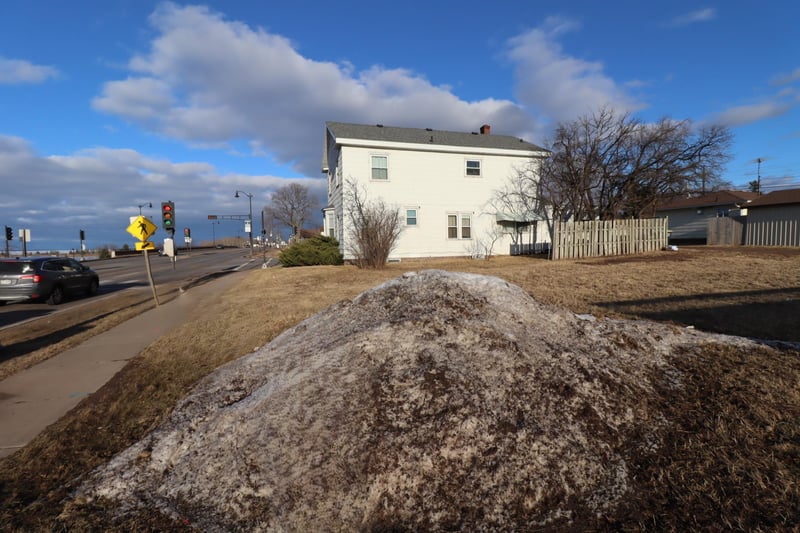 1306 Lake Shore Dr W, Ashland, WI 54806