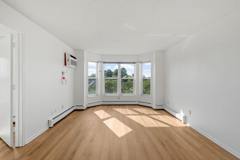 720 3rd Ave NE #325, Minneapolis, MN 55413