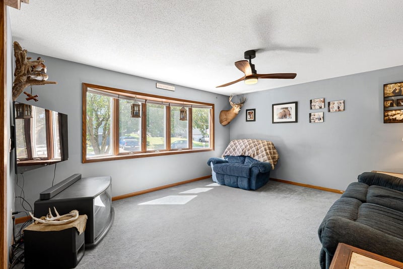 112 13th Ave NW, Waseca, MN 56093