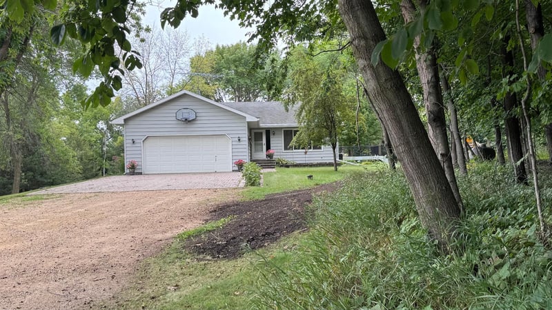 301 Myrick St, Le Sueur, MN 56058