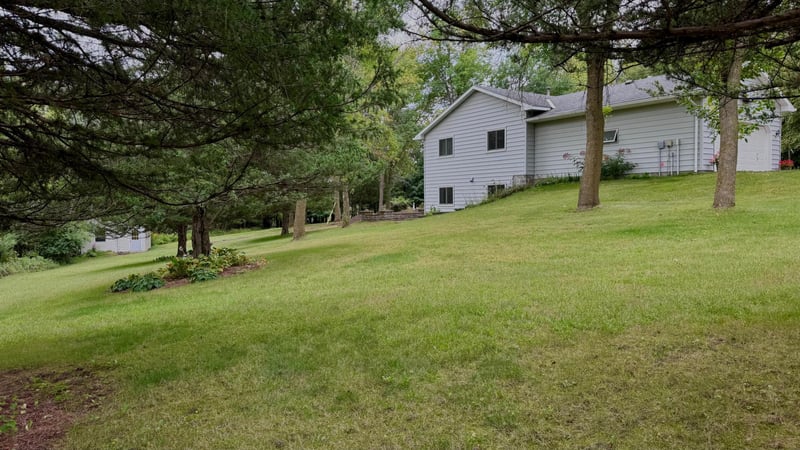 301 Myrick St, Le Sueur, MN 56058