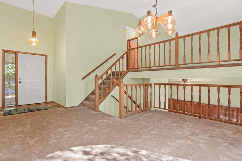 12013 Summerset Ln, Burnsville, MN 55337