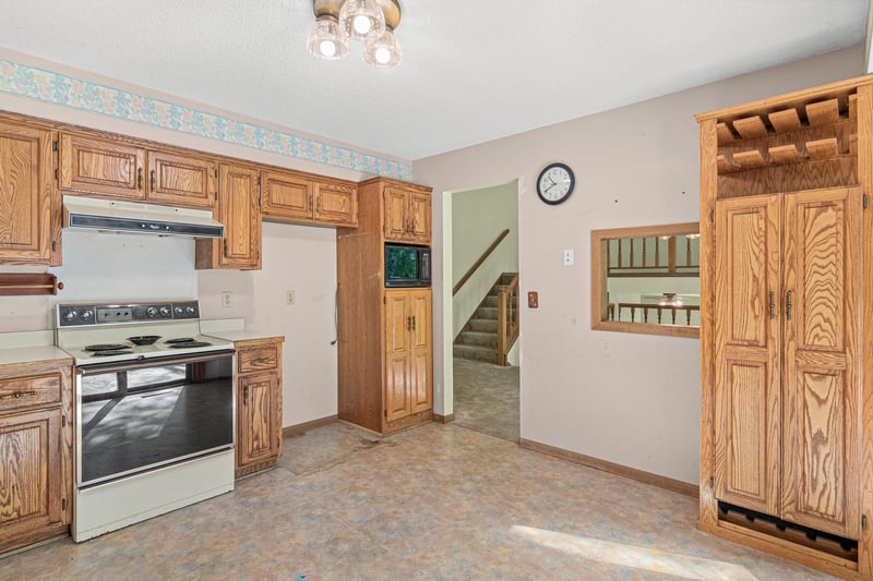 12013 Summerset Ln, Burnsville, MN 55337