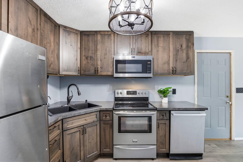 708 California St NW, Hutchinson, MN 55350