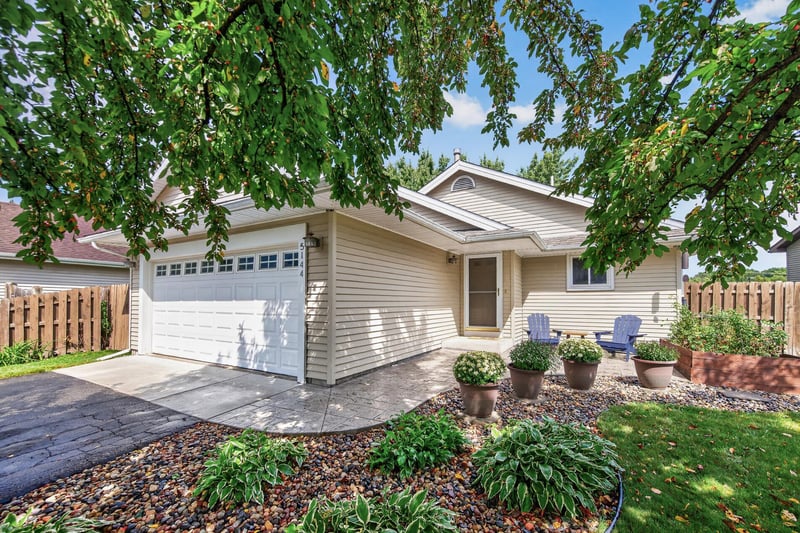 5144 W 143rd St, Savage, MN 55378