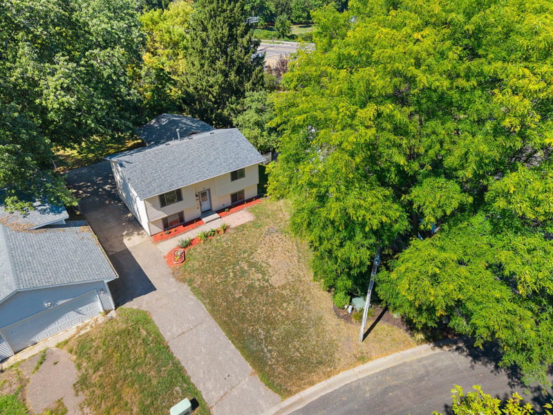 10560 Unity St NW, Coon Rapids, MN 55433