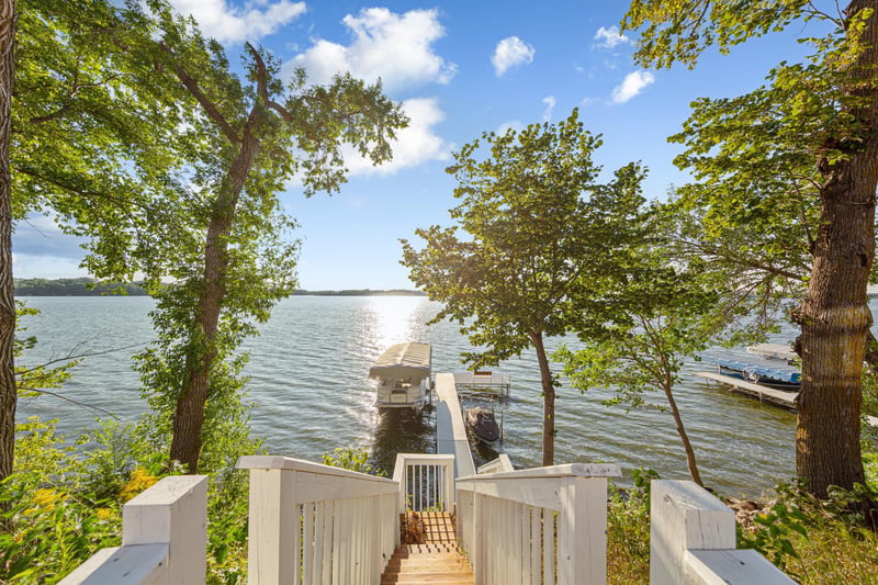 46916 Glens Beach Rd, Waterville, MN 56096