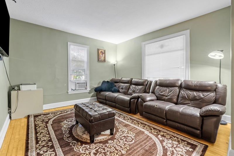 3322 Clinton Ave, Minneapolis, MN 55408