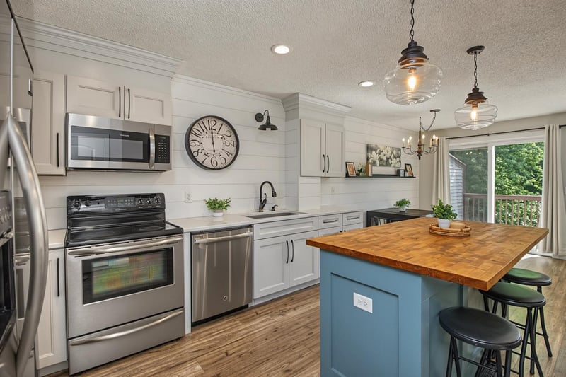2819 Wimbledon Rg, Woodbury, MN 55125