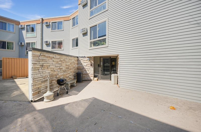 3540 Hennepin Ave #324, Minneapolis, MN 55408
