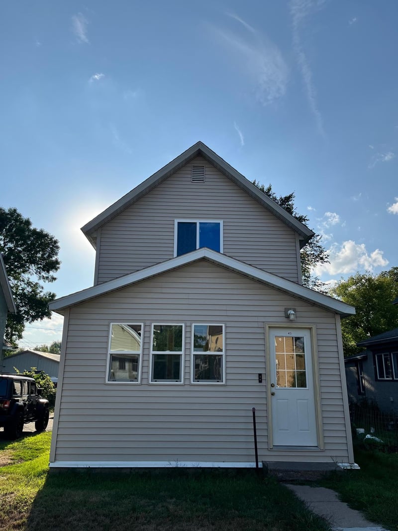 413 4th St NE, Little Falls, MN 56345