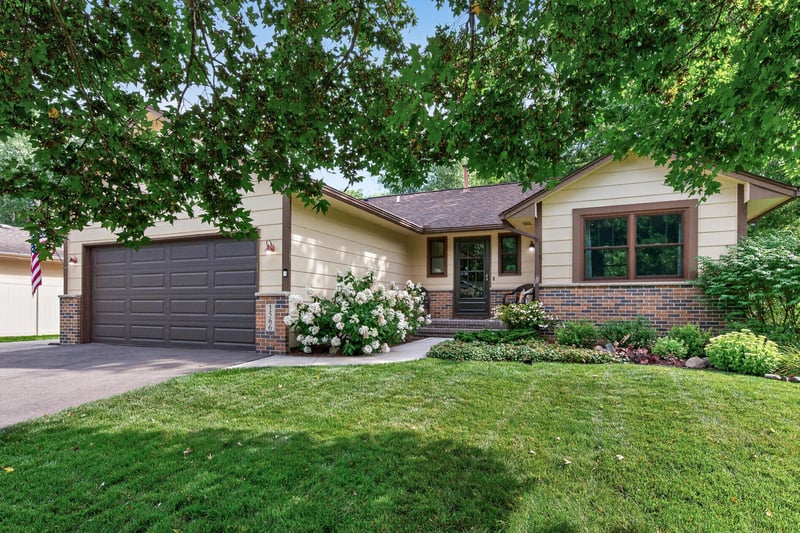 1566 Lamotte Cir, Lino Lakes, MN 55038