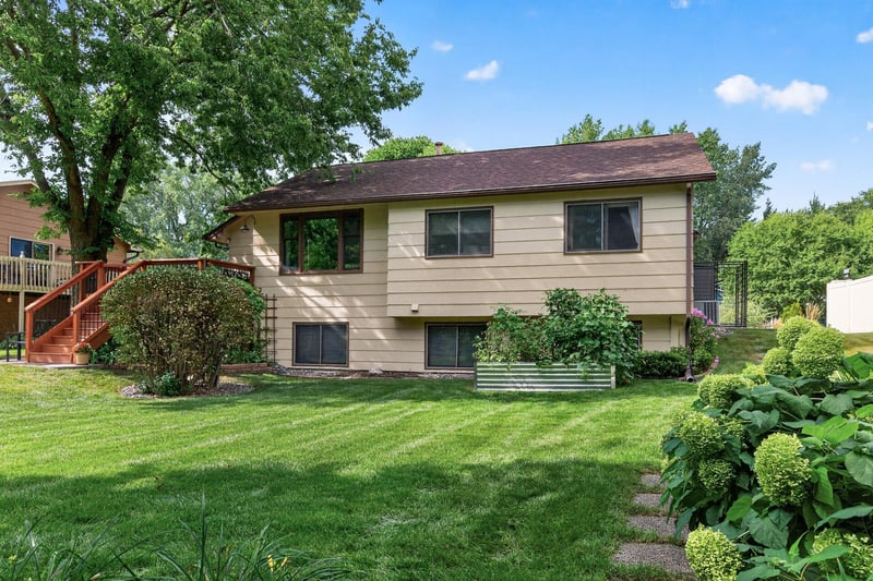 1566 Lamotte Cir, Lino Lakes, MN 55038