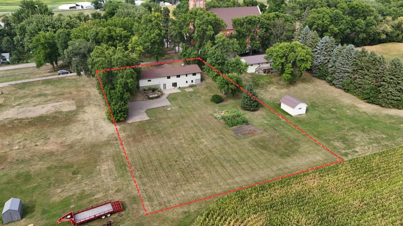 107 Church St, Spring Hill, MN 56352
