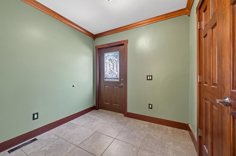 1498 Hazelwood St, Saint Paul, MN 55106