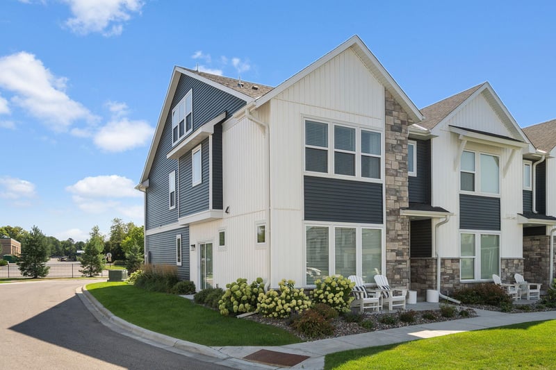 641 E Blossom Cir, Orono, MN 55356