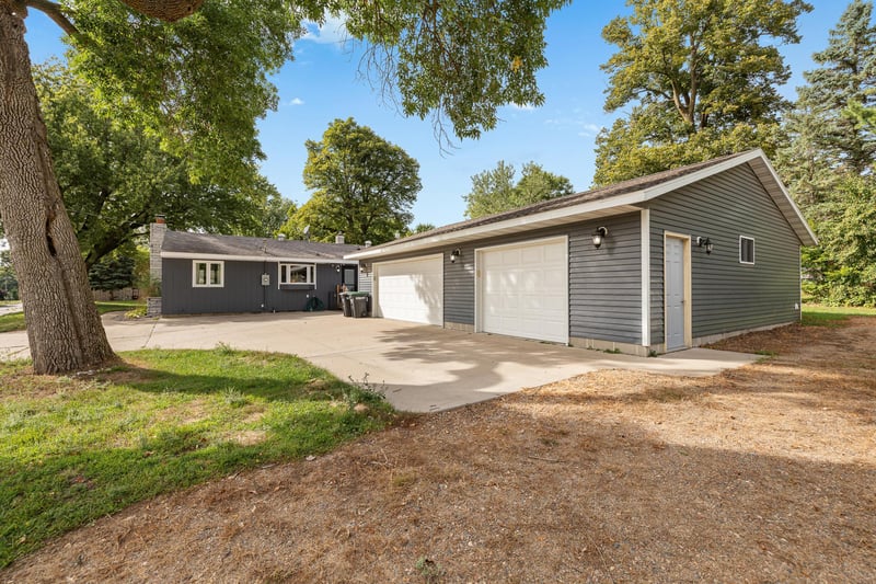 505 9th St SE, Little Falls, MN 56345