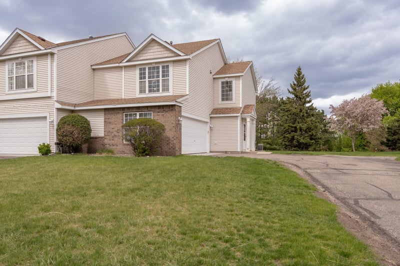 15570 Finch Ave, Apple Valley, MN 55124