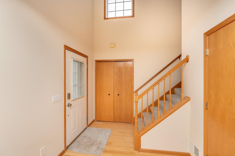 15570 Finch Ave, Apple Valley, MN 55124