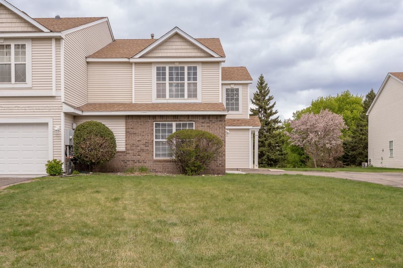 15570 Finch Ave, Apple Valley, MN 55124