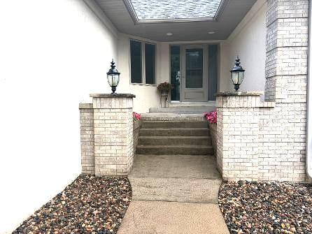 13172 Galleria Pl, Apple Valley, MN 55124