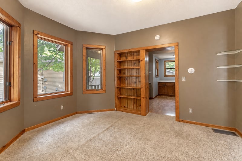 1008 Quincy St, North Mankato, MN 56003
