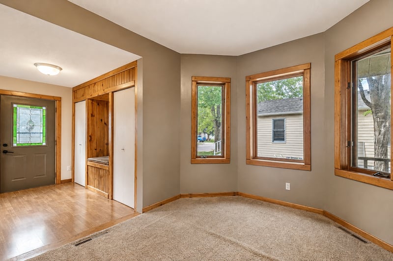 1008 Quincy St, North Mankato, MN 56003