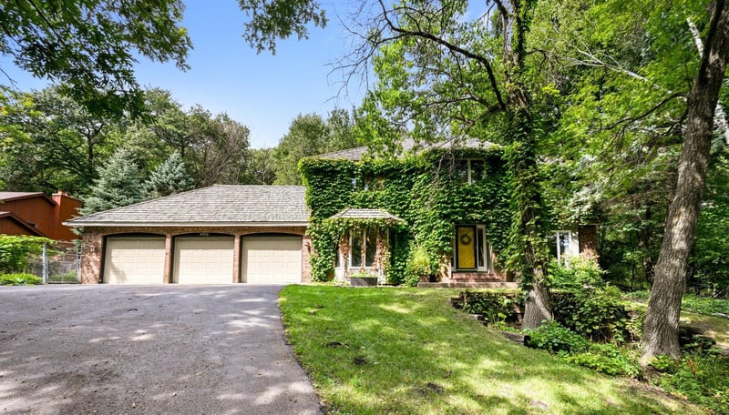 4905 Safari Ct S, Eagan, MN 55122