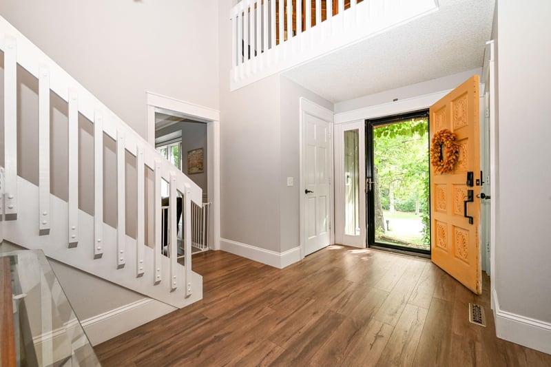 4905 Safari Ct S, Eagan, MN 55122