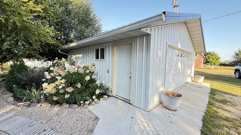 905 210th Ave SW, Appleton, MN 56208