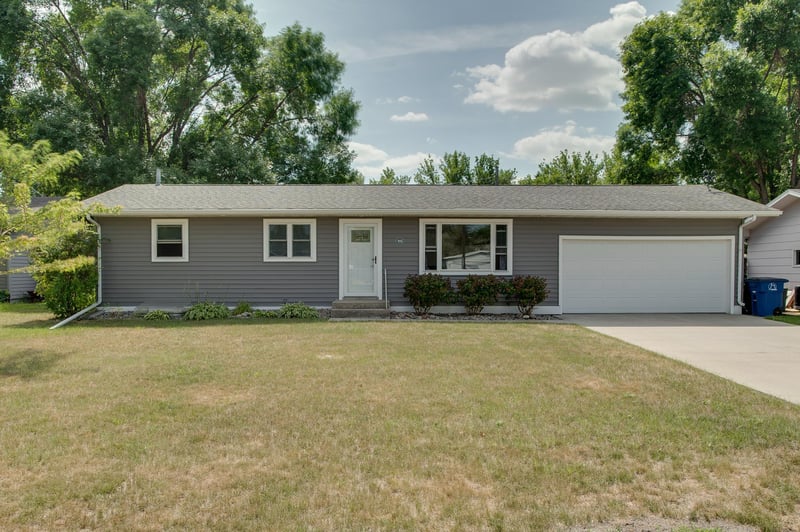 429 Brook Ave, Moorhead, MN 56560