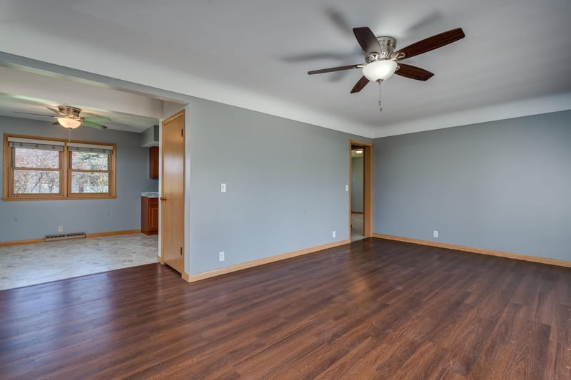 209 Hillcrest Way, Le Sueur, MN 56058
