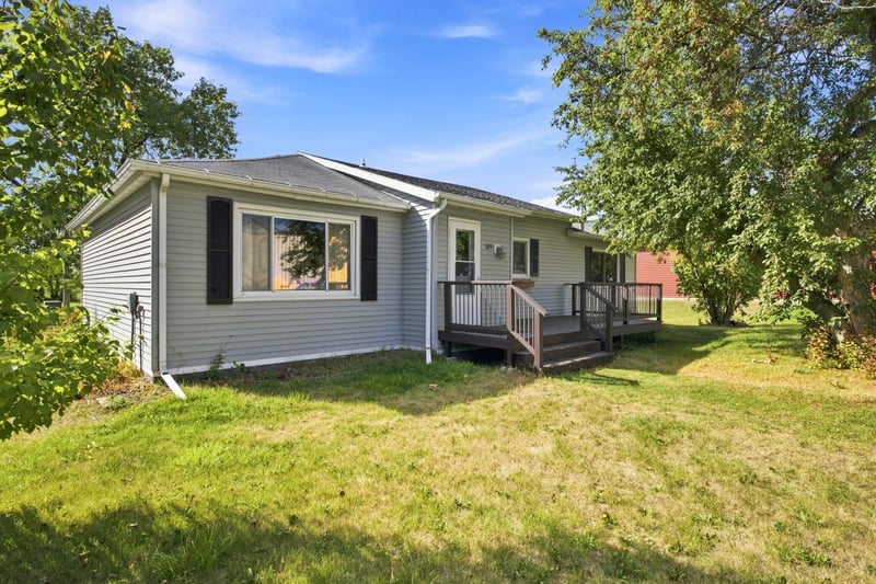 325 3rd Ave W, Halstad, MN 56548