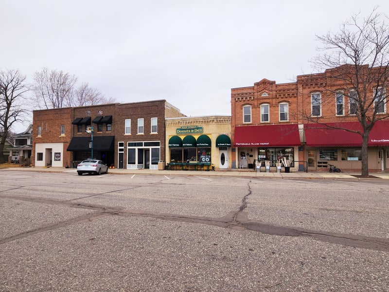 112 W Main St, Belle Plaine, MN 56011