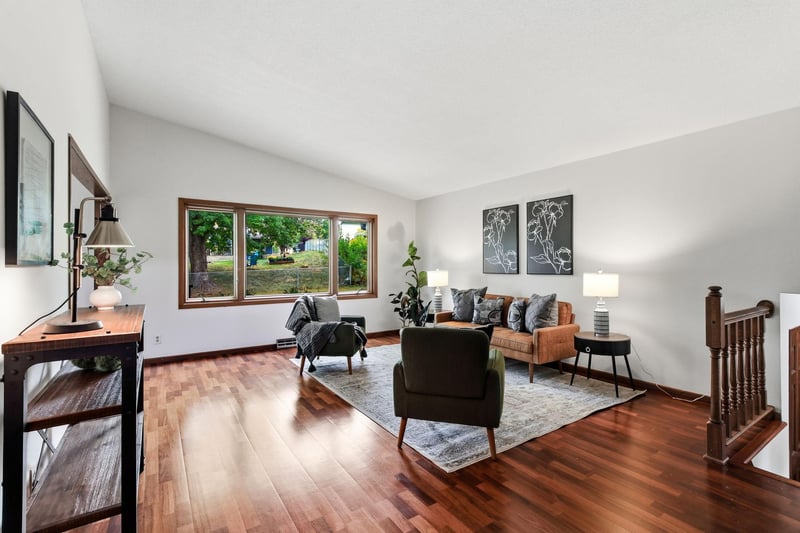 13121 Upton Ave S, Burnsville, MN 55337