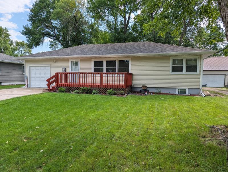 851 4th Ave SE, Wells, MN 56097