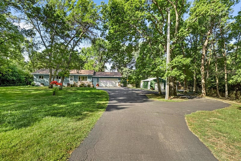 16795 Lake Ave, Paynesville, MN 56362