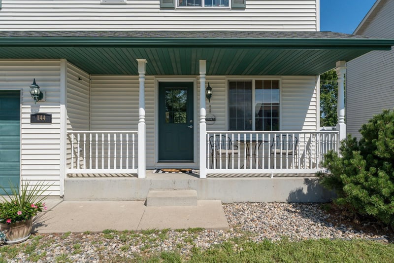 144 Savannah Ct, Mankato, MN 56001