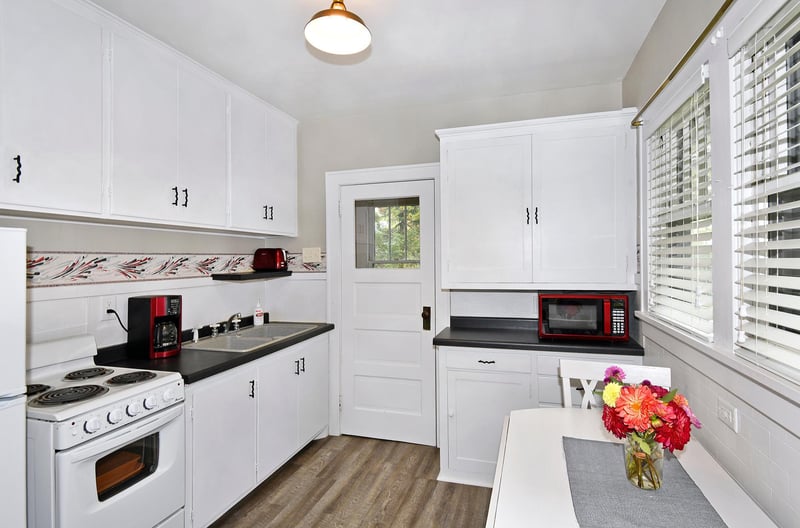 1716 6th St E, Menomonie, WI 54751