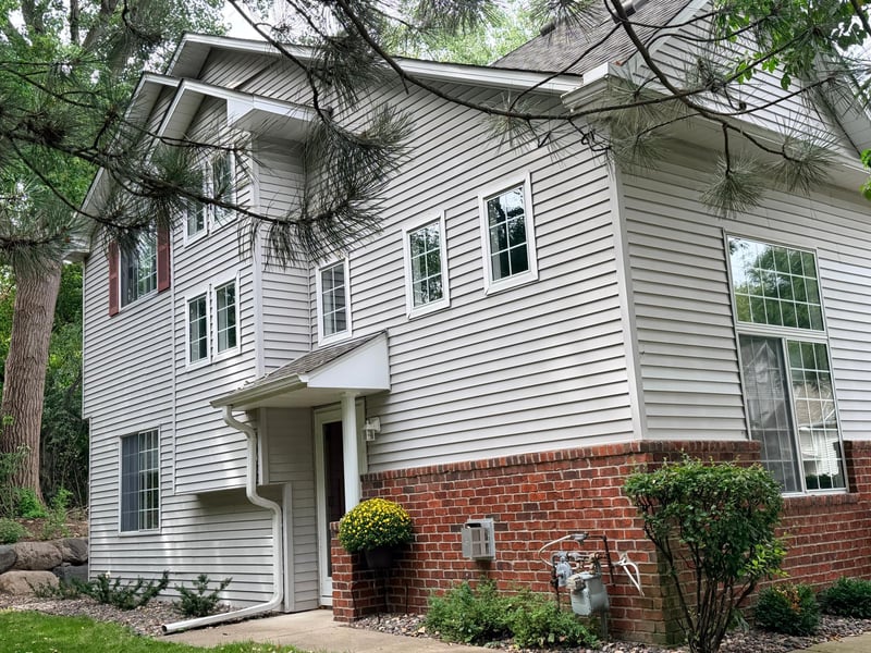 14355 Raymond Ln, Eden Prairie, MN 55347
