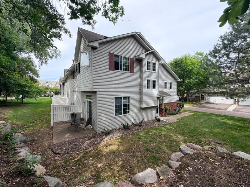 14355 Raymond Ln, Eden Prairie, MN 55347