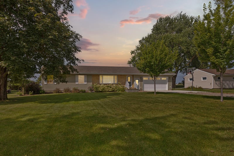 34421 Old Highway 13, Waseca, MN 56093