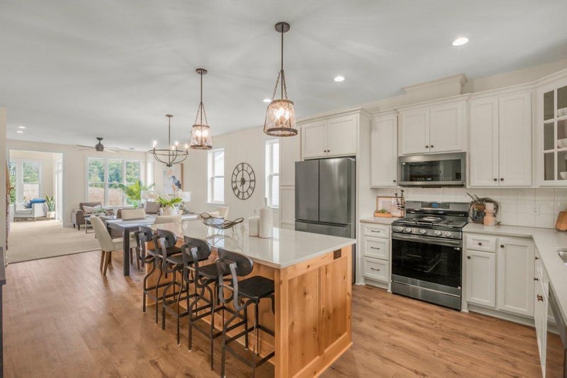 25360 Farmstead Ln, Wyoming, MN 55092