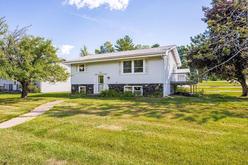 2802 Triggs Ave, Duluth, MN 55811