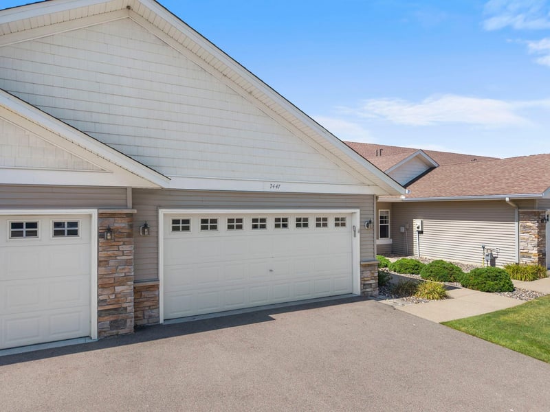 7447 Timber Crest Dr S, Cottage Grove, MN 55016